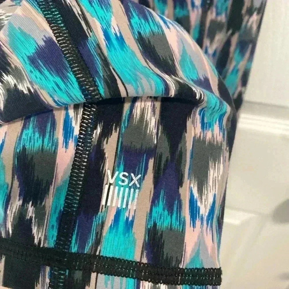 Victoria's Secret VSX Sport Knockout Crop Pant Size XS - Picture 5 of 5